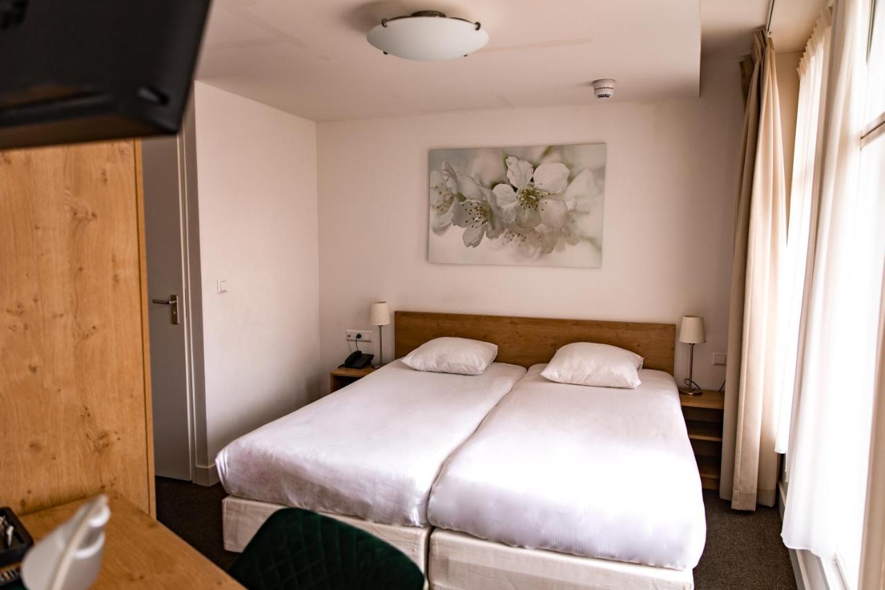 Ambassador Centre Hotel