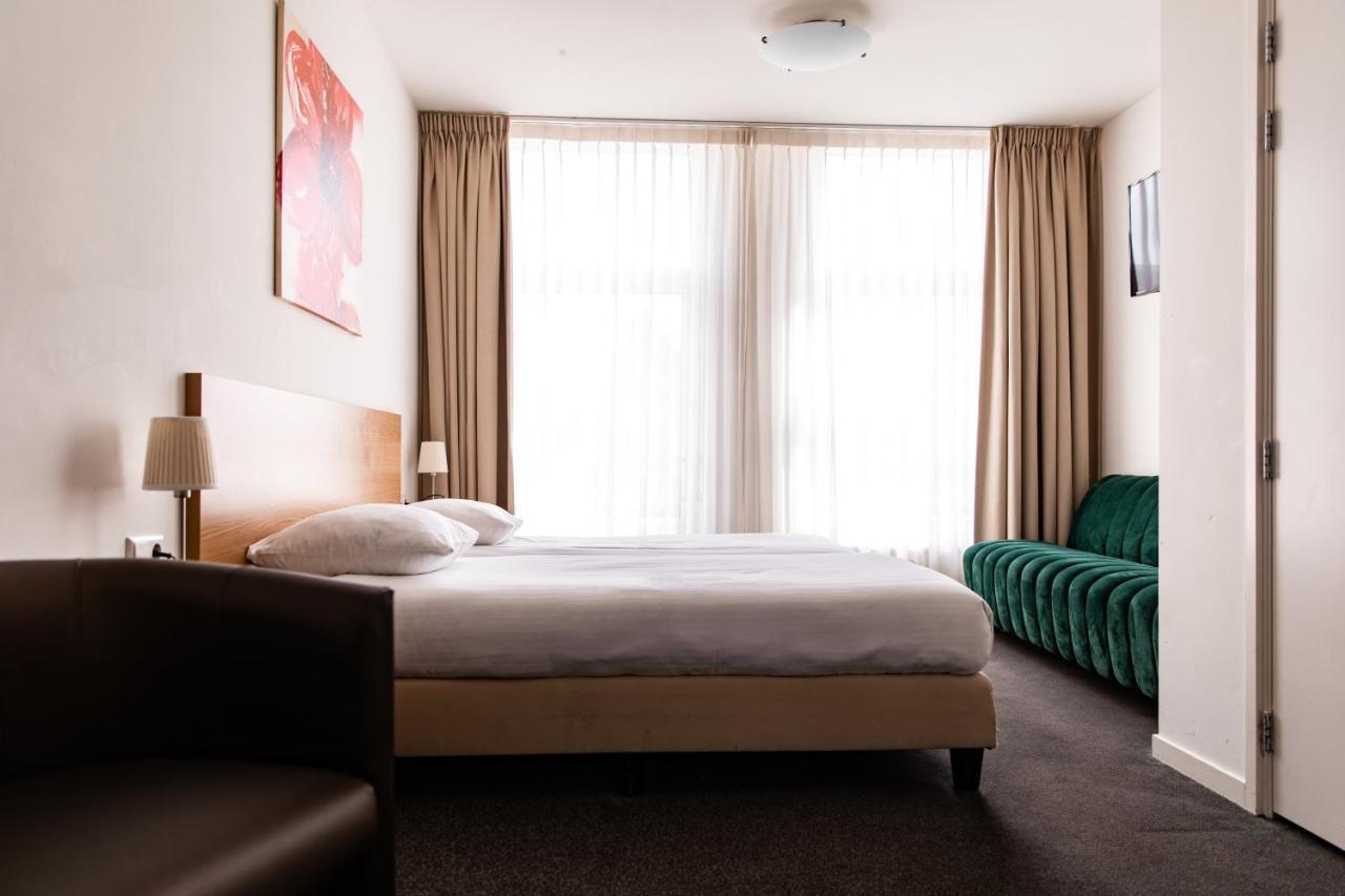 Ambassador Centre Hotel 3*